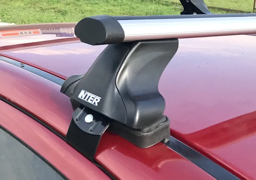 Багажник INTER на гладкую крышу для Toyota Camry 2017-2020 (Аэродинамические дуги)
